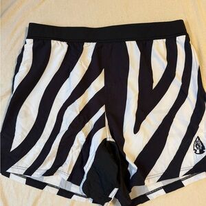 Tachuntfish 2XL zebra stripe collab shorts
